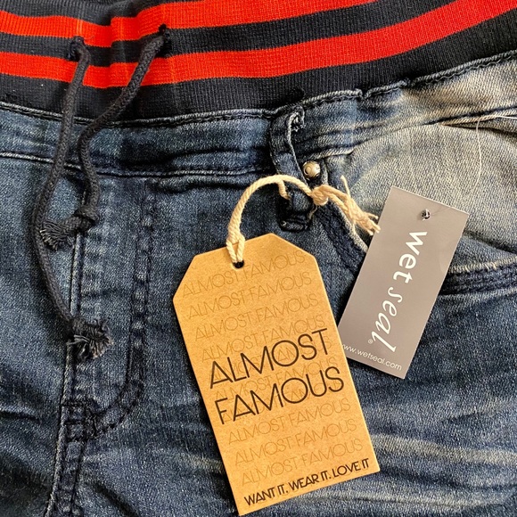 NWT Almost Famous athletic jeggings - Picture 4 of 8